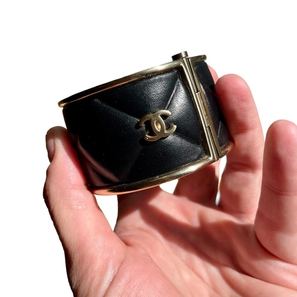 CHANEL Black Quilted Lambskin Leather Cuff Bracelet w/ Pin Side Closure - Picture 9 of 14